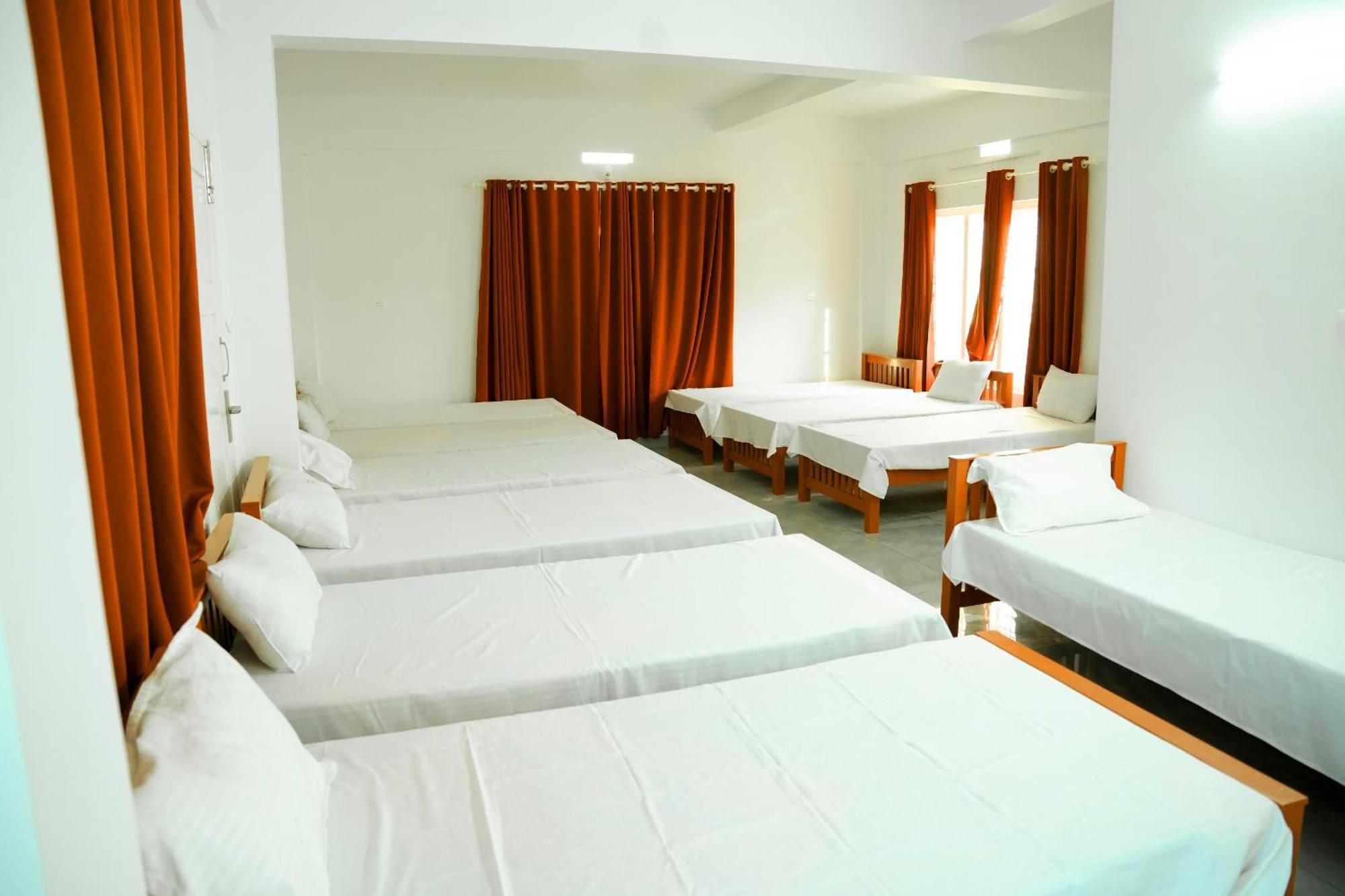 Hotel Jayalakshmi Residency Vaduvanchal Exteriér fotografie