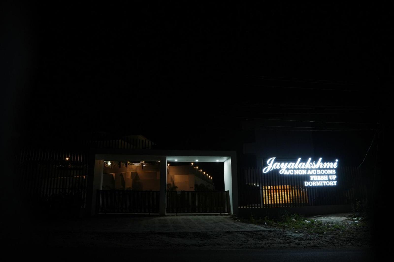 Hotel Jayalakshmi Residency Vaduvanchal Exteriér fotografie